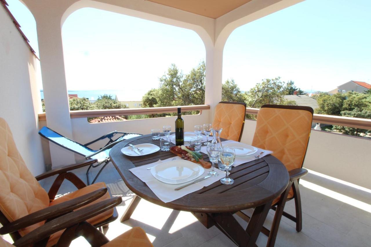 Apartments And Rooms With Parking Space Mandre, Pag - 6309 콜란 외부 사진