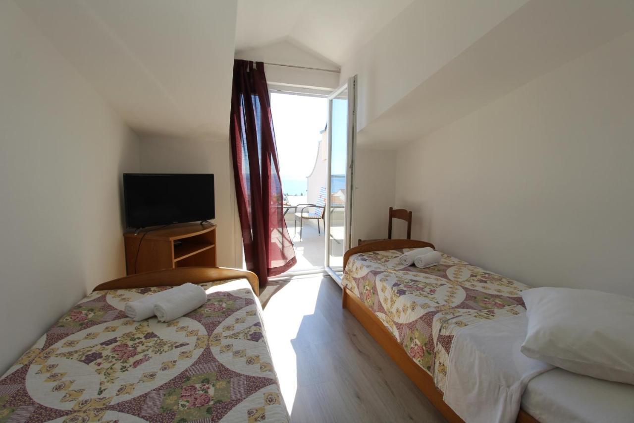 Apartments And Rooms With Parking Space Mandre, Pag - 6309 콜란 외부 사진