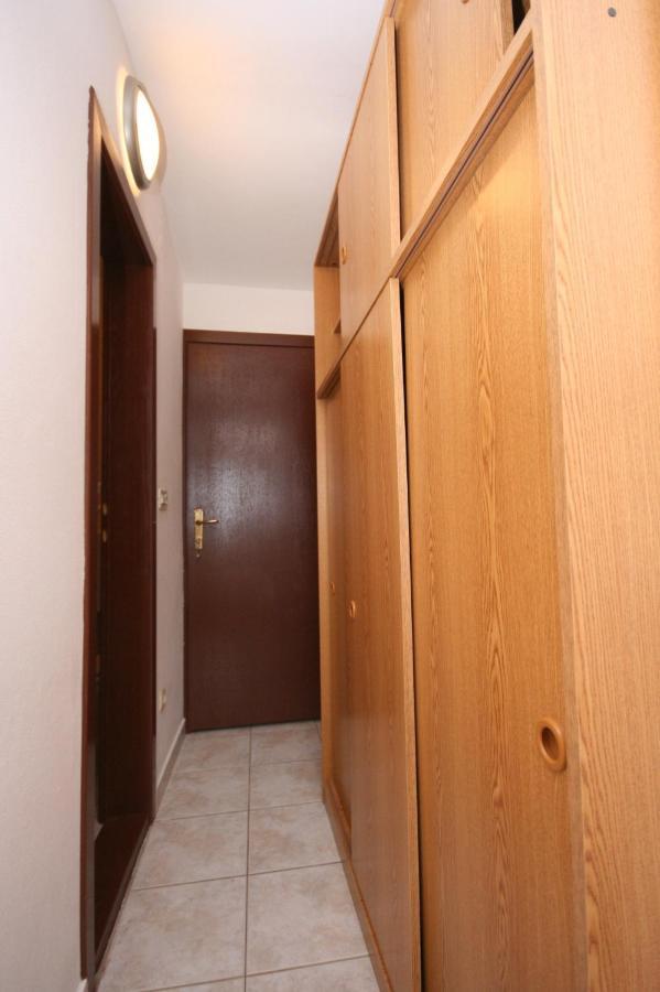 Apartments And Rooms With Parking Space Mandre, Pag - 6309 콜란 외부 사진